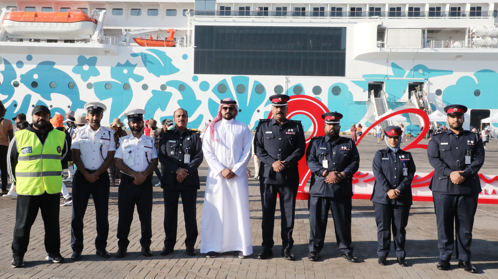 مديرية شرطة الموانئ البحرية تواصل جهودها الأمنية لضمان سلامة موسم السفن السياحية<